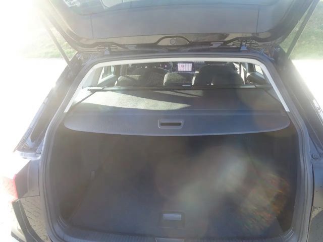 Volkswagen Golf Life Variant