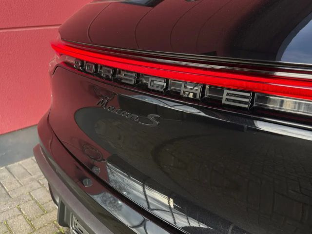 Porsche Macan S