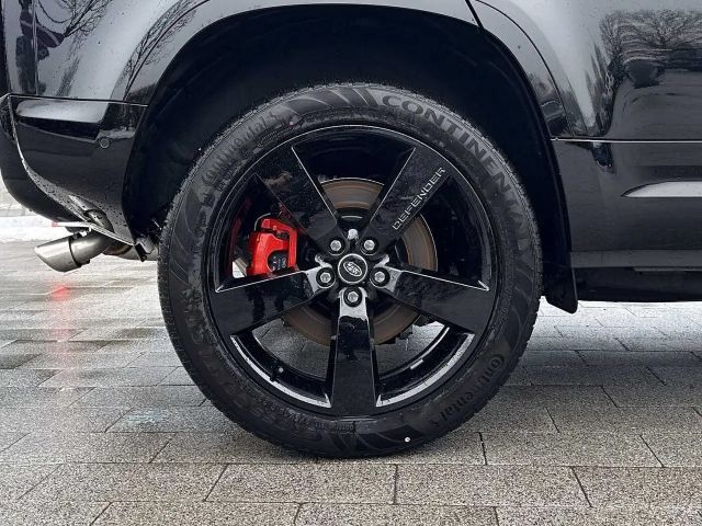 Land Rover Defender 110