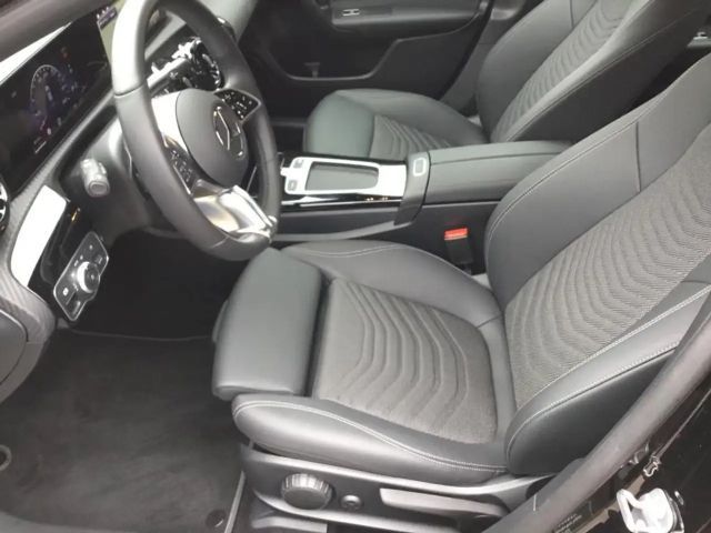 Mercedes-Benz A 180 AUT DynLicht Fernlichtass. Kam. KlimaA LED