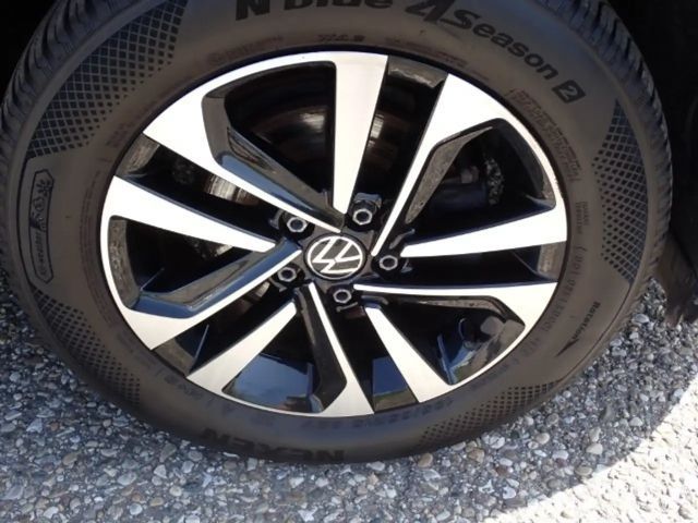 Volkswagen Polo TURBO Sitzheizung NAVI PDC VO+HI