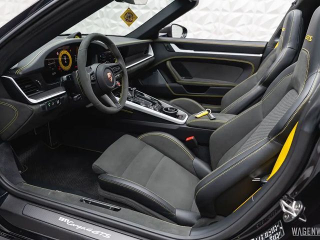Porsche 992 4 Cabrio GTS Targa Turbo