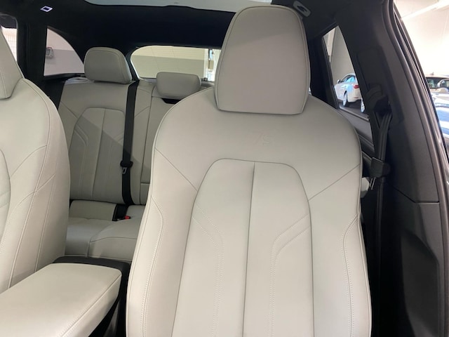 Audi A6 Avant Quattro S-Tronic