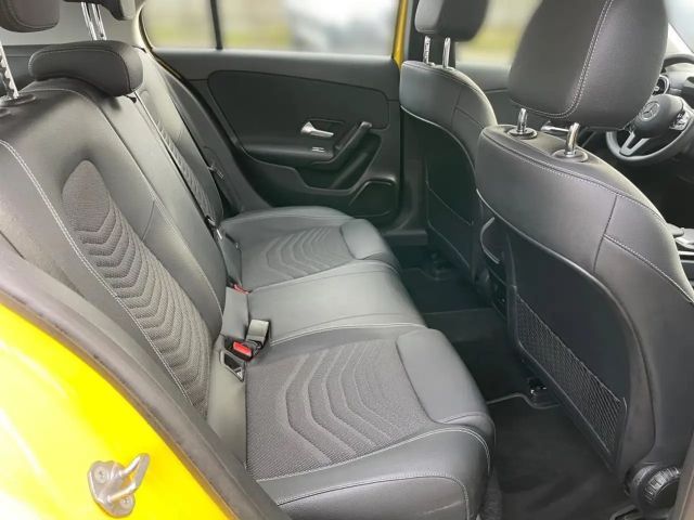 Mercedes-Benz A 200 A 200 d