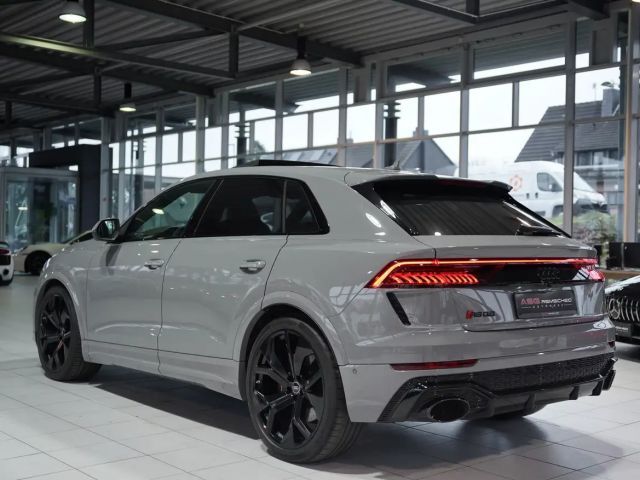 Audi RS Q8 Quattro