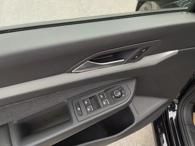 Volkswagen Golf Life Variant