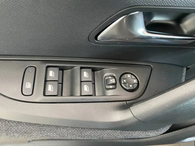 Peugeot 2008 ALL PT 100 6 Gang
