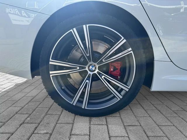 BMW 330 330i M-Sport Sedan xDrive