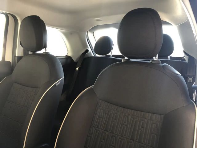 Fiat 500e LED-Tagfahrlicht Navigation DAB+ Klimaautomatik