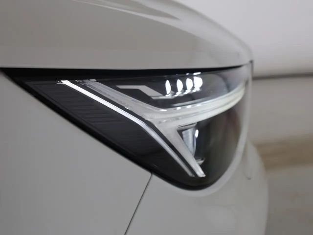 Volvo XC40 Dark Plus