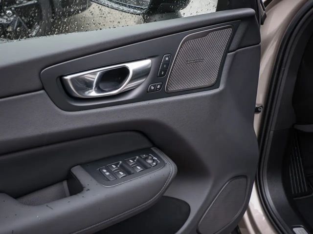 Volvo XC60 AWD Dark Plus Recharge T8