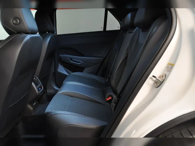 Volkswagen T-Roc 1.5 eTSI IQ.Drive R-Line