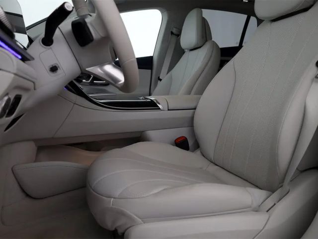 Mercedes-Benz EQE 300 Sedan