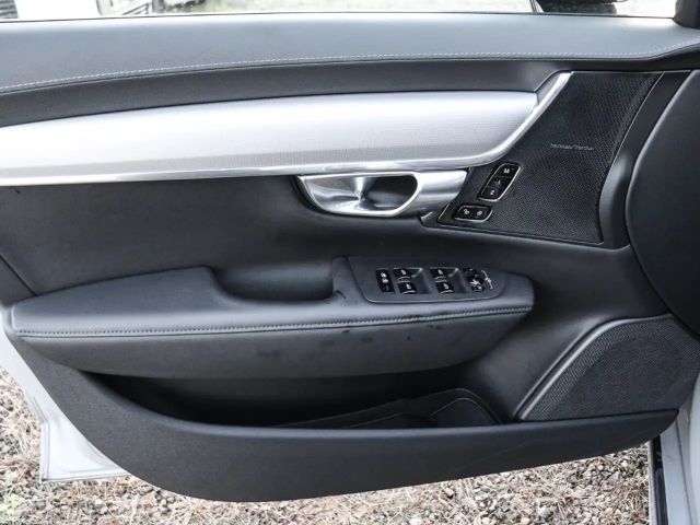 Volvo V90 AWD Dark Plus Recharge