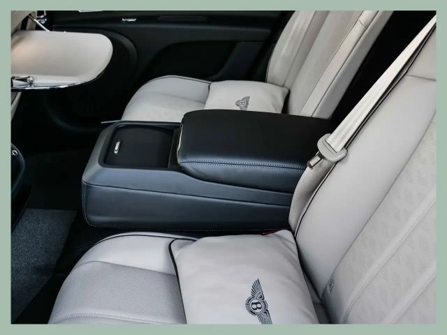 Bentley Flying Spur Mulliner // BENTLEY DÜSSELDORF