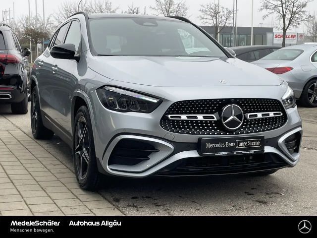 Mercedes-Benz GLA 200 AMG Line