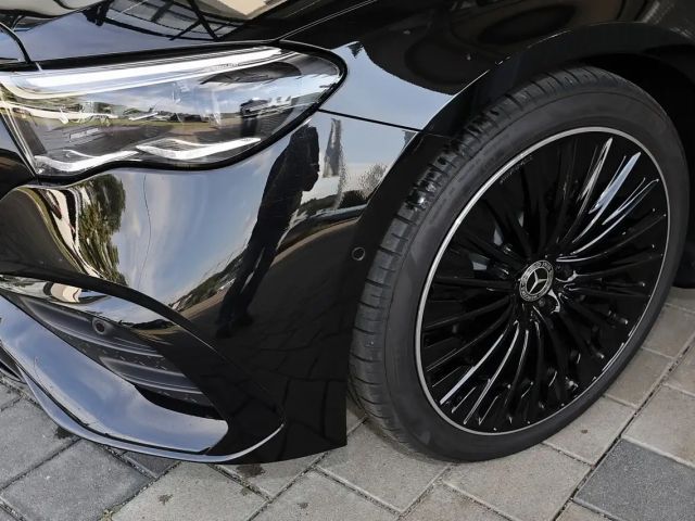 Mercedes-Benz E 200 AMG Line Sedan