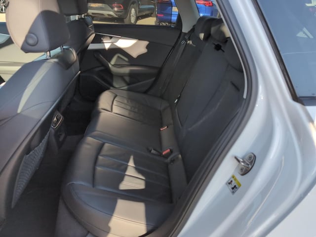 Audi A4 40 TFSI Avant Quattro S-Line S-Tronic