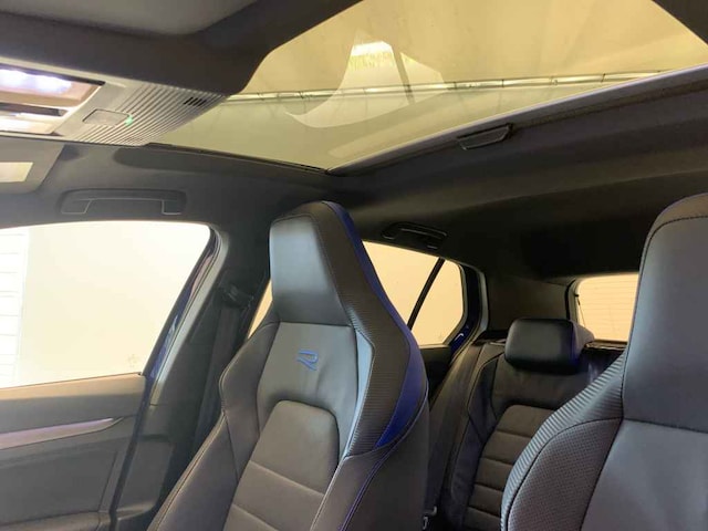 Volkswagen Golf IQ.Drive