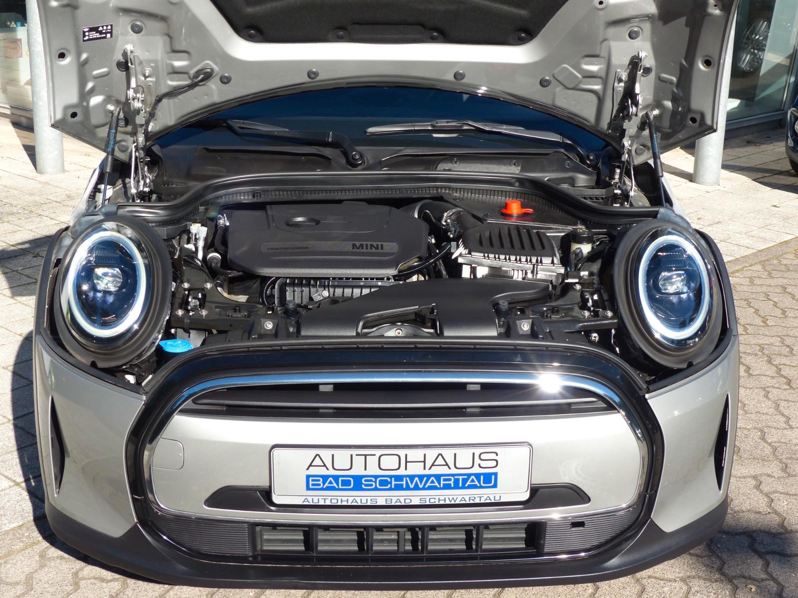 MINI Cooper "Essential Trim", Apple CarPlay, Tempomat