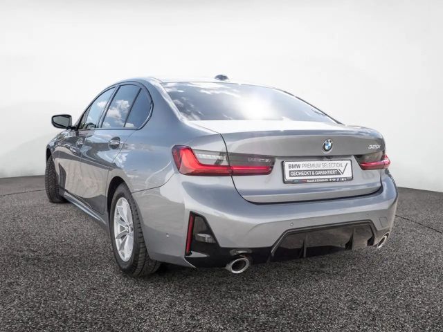 BMW 320 320i M-Sport Sedan