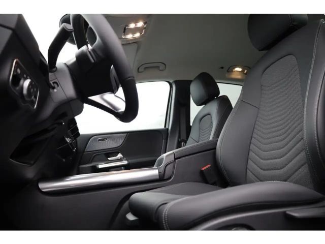 Mercedes-Benz B 200 Progressive Sedan