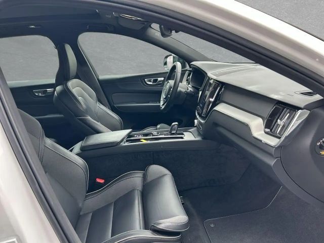 Volvo XC60 R-Design T6