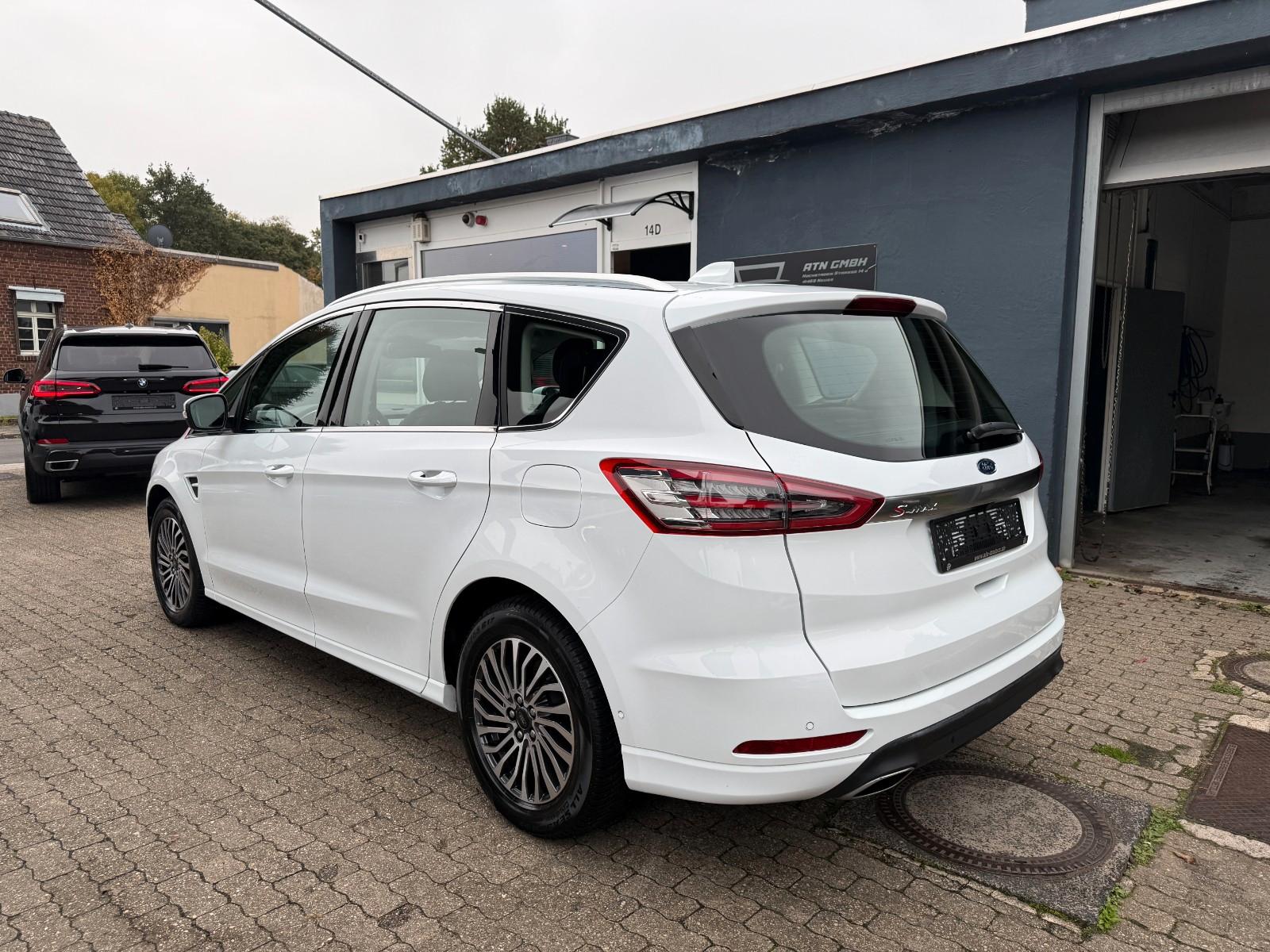 Ford S-Max Titanium