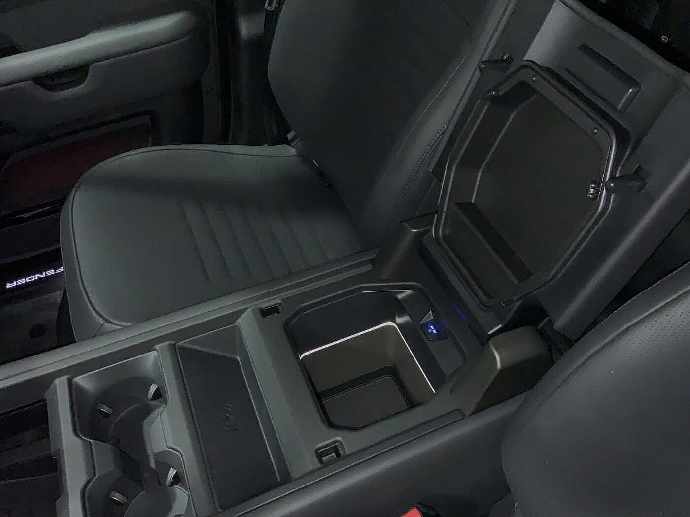 Land Rover Defender 110