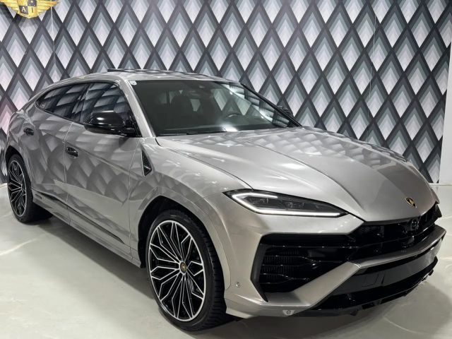 Lamborghini Urus SE // CARBON // UNIKÄT // VOLLE HÜTTE //