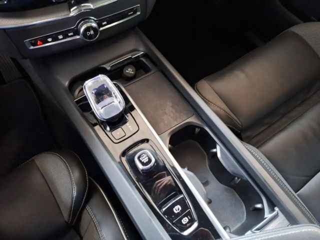 Volvo XC60 Dark Plus