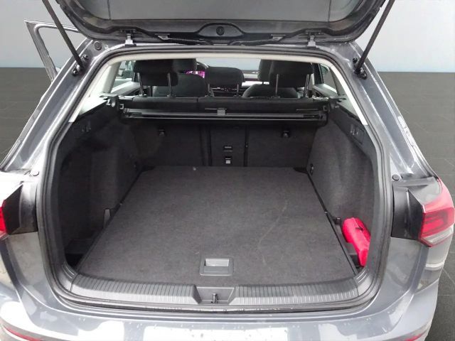 Volkswagen Golf 1.5 eTSI DSG Life Variant