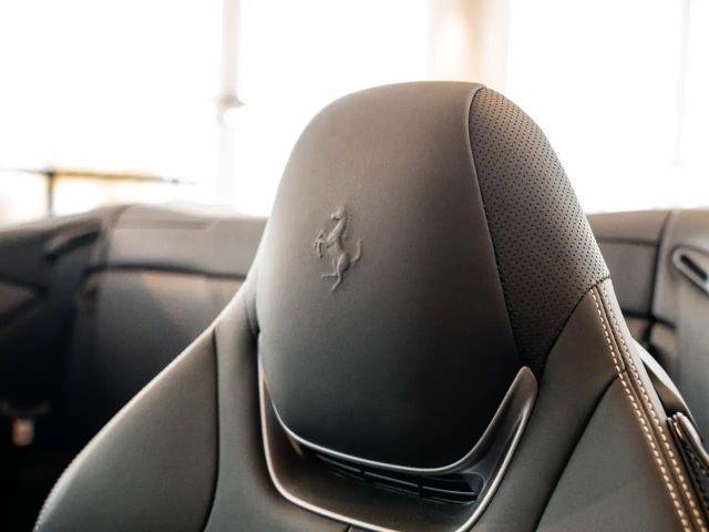 Ferrari Portofino M MagneRide*Nackenwärmer*Sitzbelüftung