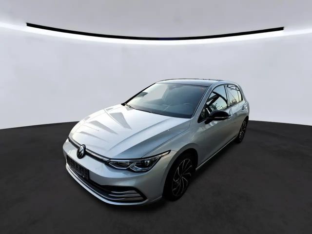 Volkswagen Golf 1.5 eTSI DSG IQ.Drive