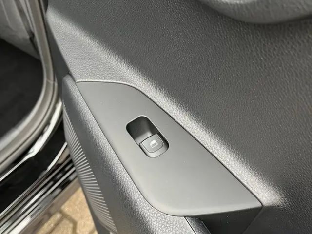 Kia Rio Sitz / Lenkradheizung DAB Navi Parkpilot