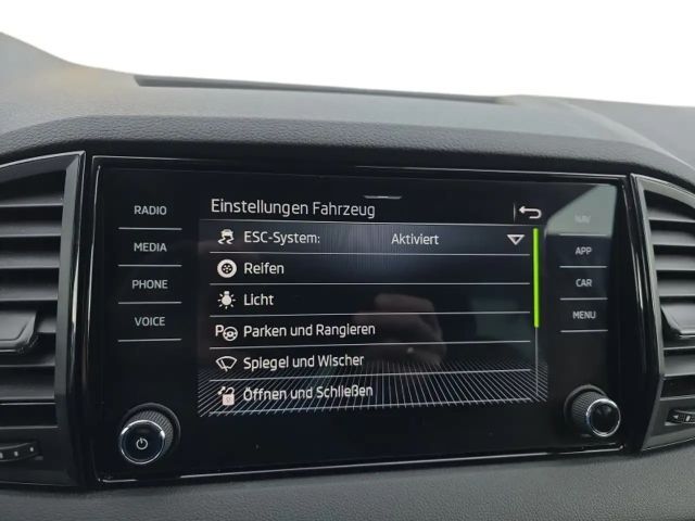 Skoda Karoq 1,0TSI 115PS Navi/LED/ACC/Kamera/Winterp.    **