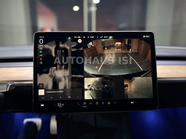 Tesla Model 3 AWD Performance