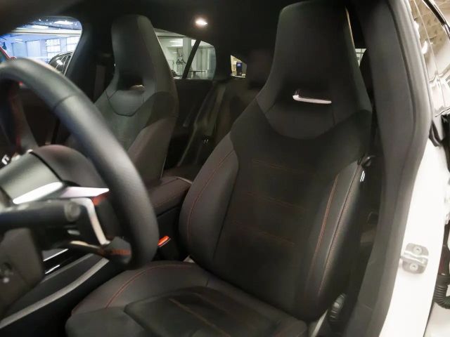 Mercedes-Benz CLA 200 AMG Line