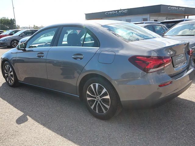 Mercedes-Benz A 180 A 180 d