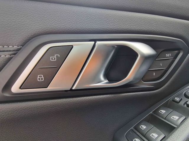 BMW 330 330i Sport Line xDrive