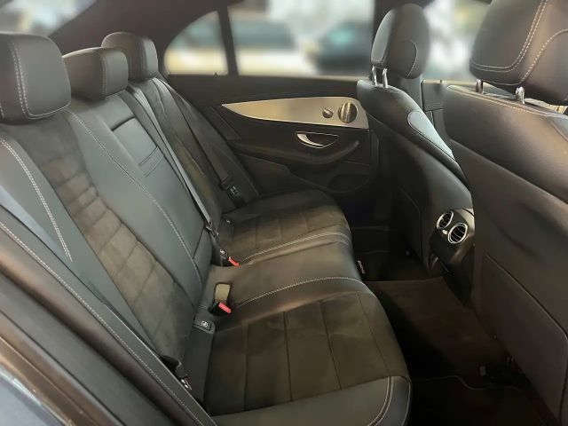 Mercedes-Benz E 220 AMG Line E 220 d Sedan