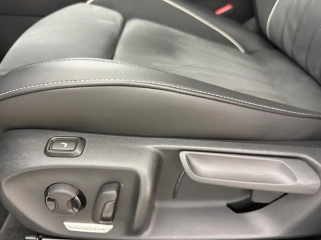 Volkswagen Passat 1.5 eTSI Business DSG Variant