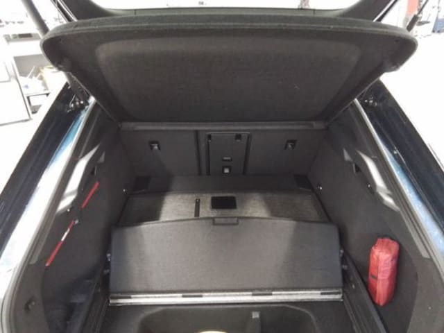 Volkswagen ID.7 340PS 4M NP.73T ACC.5J-G.WÄRMEPUMPE.AHK.AREA-VIEW.NAVI.HUD.LED.LKRD-HZ