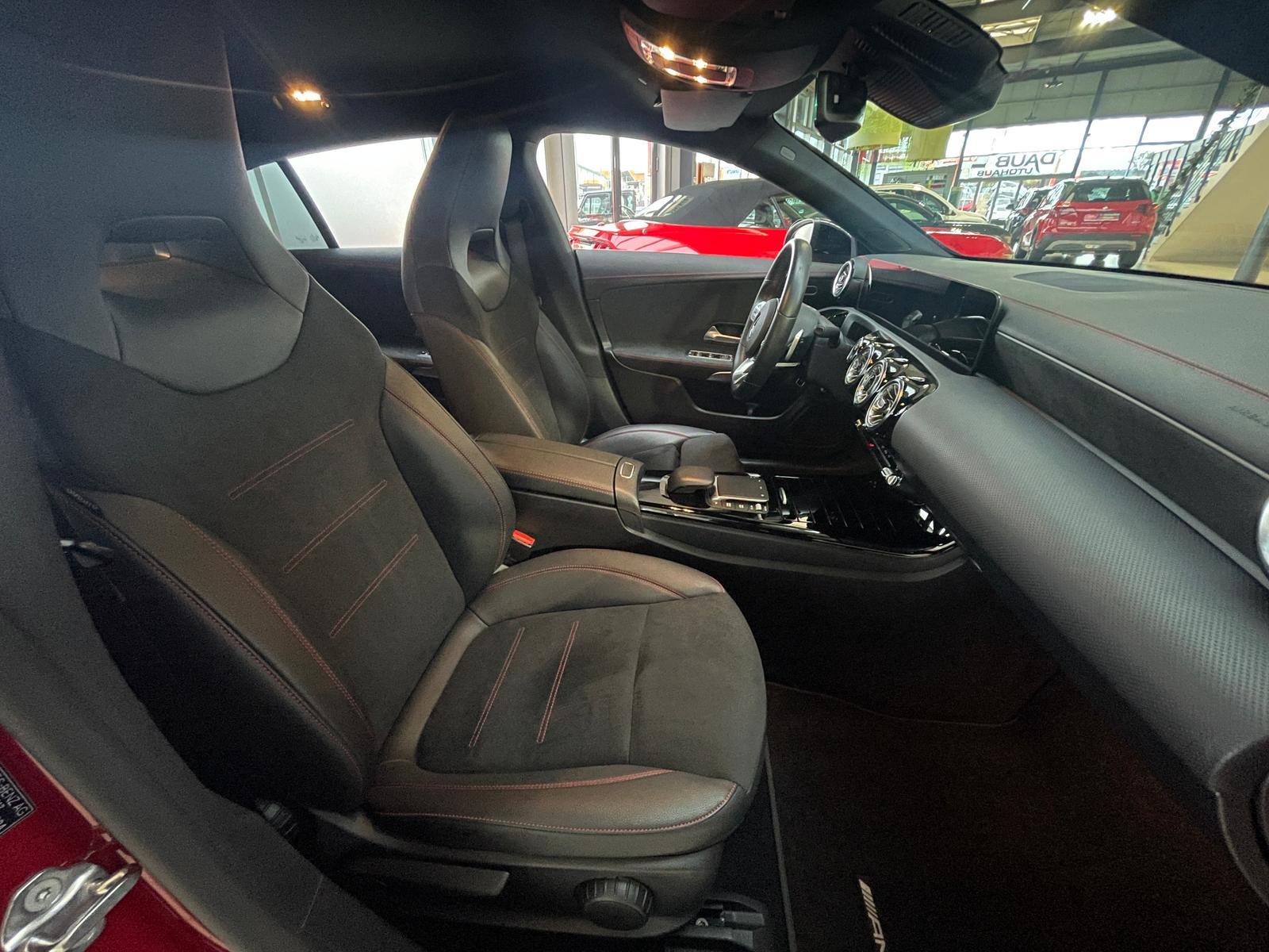 Mercedes-Benz CLA 200 AMG Line