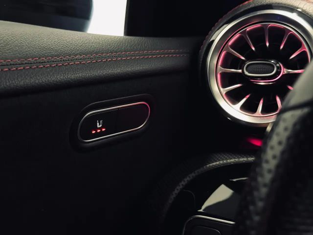 Mercedes-Benz CLA 200 AMG Line CLA 200 d Sedan