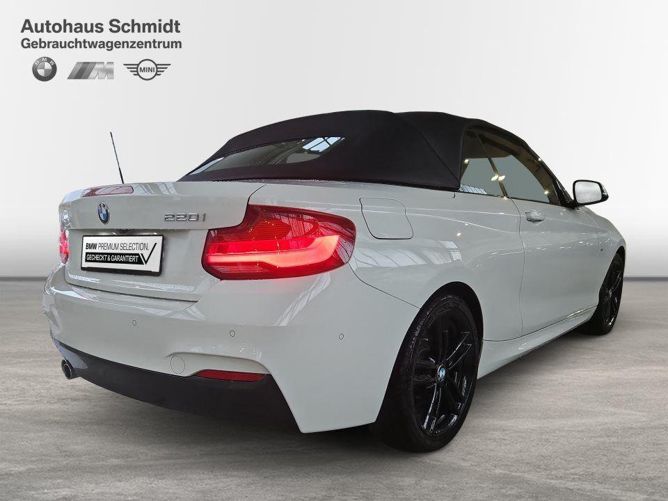 BMW 220 220i Cabrio
