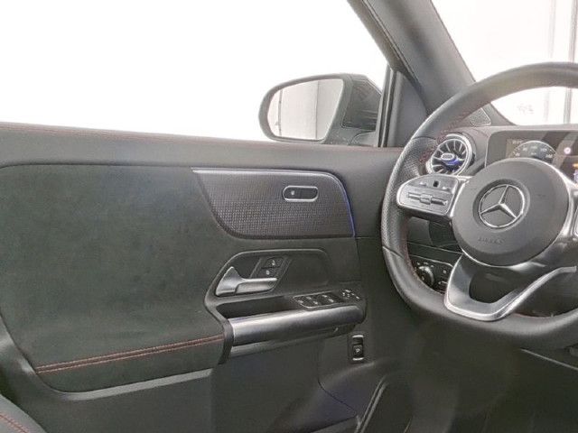 Mercedes-Benz EQA 300 4MATIC