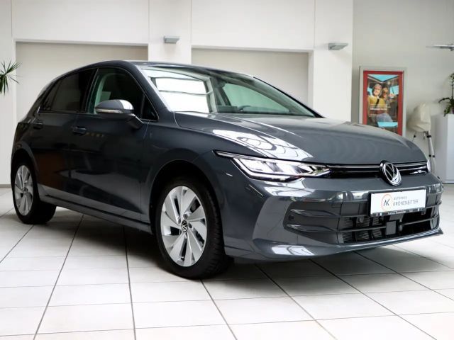 Volkswagen Golf 1.5 eTSI DSG