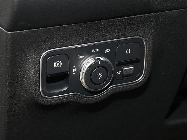 Mercedes-Benz GLB 180 