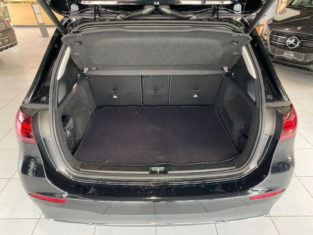 Mercedes-Benz B 200 Progressive Sedan